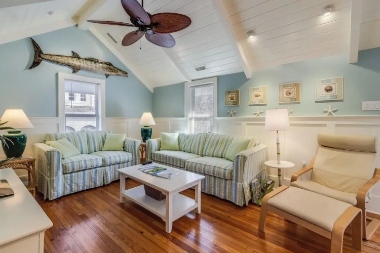 Laurel Street 222c