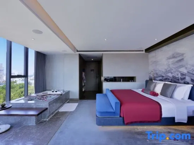 Standard Double room with city view
