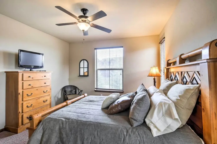 Patio, Fire Pit, & Ski Mountain View: Granby Home