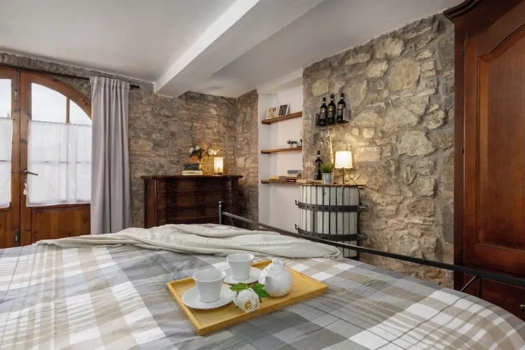 Standard Quadruple Family room with land view
