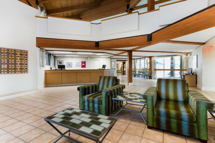 La Quinta Inn & Suites by Wyndham St. Pete-Clearwater Airpt photo 20