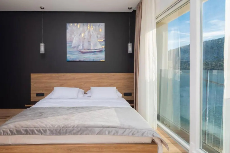 Beachfront Luxury Villa
