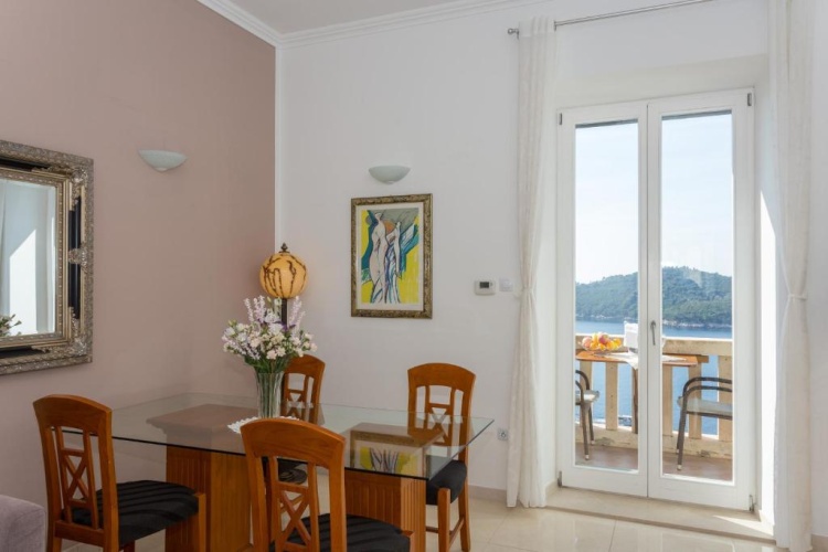 2 Bedrooms Superior Apartment with balcony and with sea view