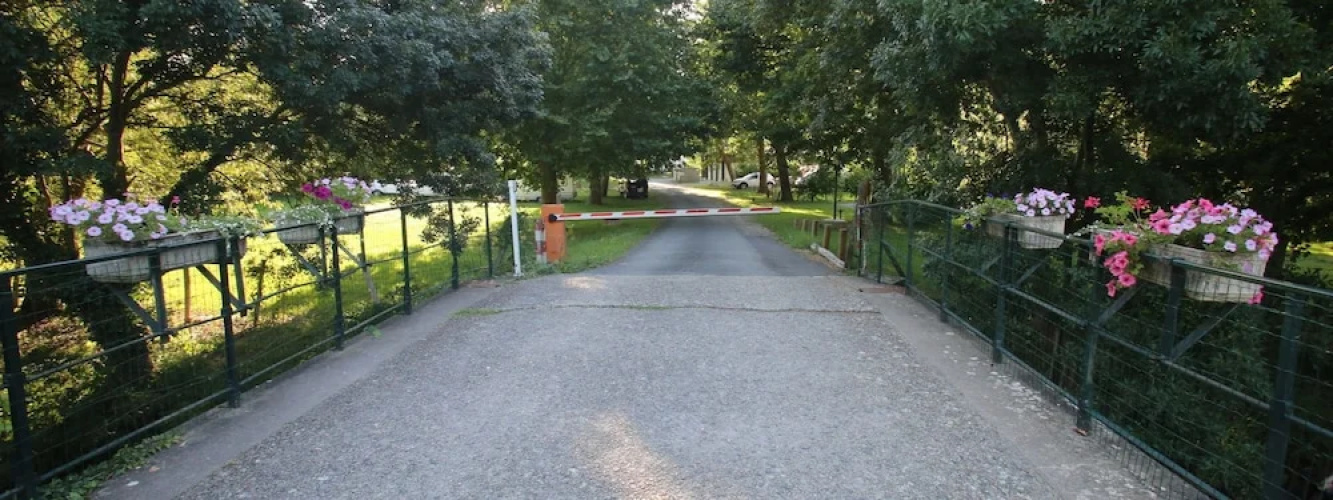 Camping l'ilot Du Chail