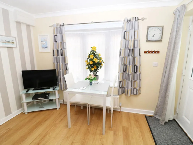 16 Retingham Way