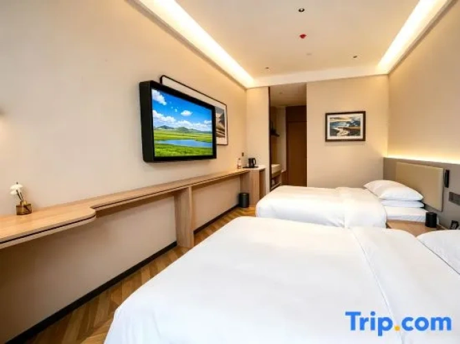 Standard room with city view