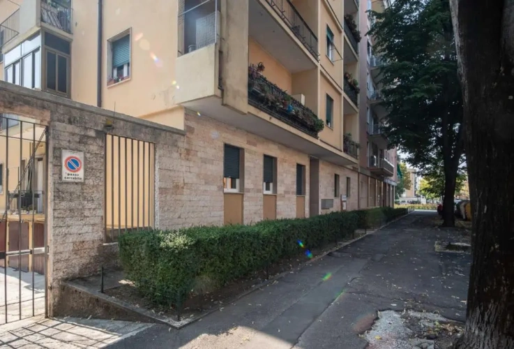 3 Bedrooms Apartment