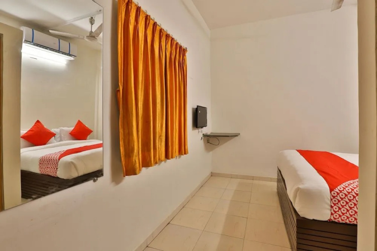 OYO 29318 hotel krishna palace