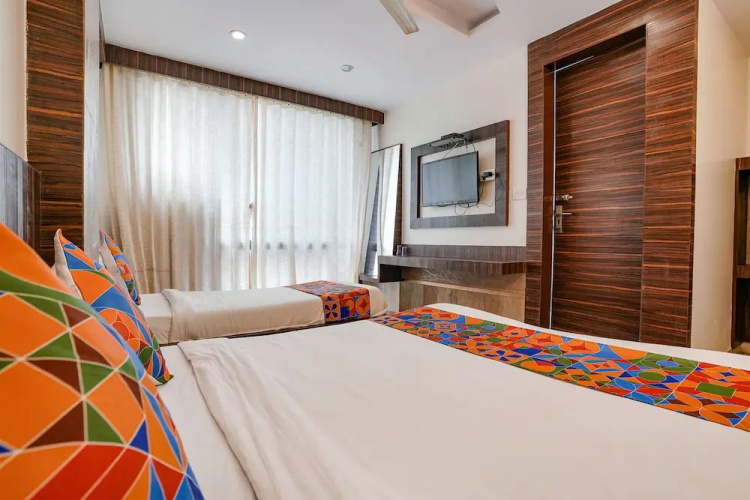 Fabhotel Kingdom Sai