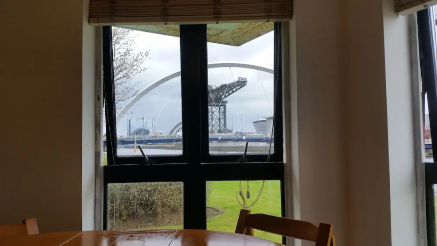 Pacific Quay Apartment