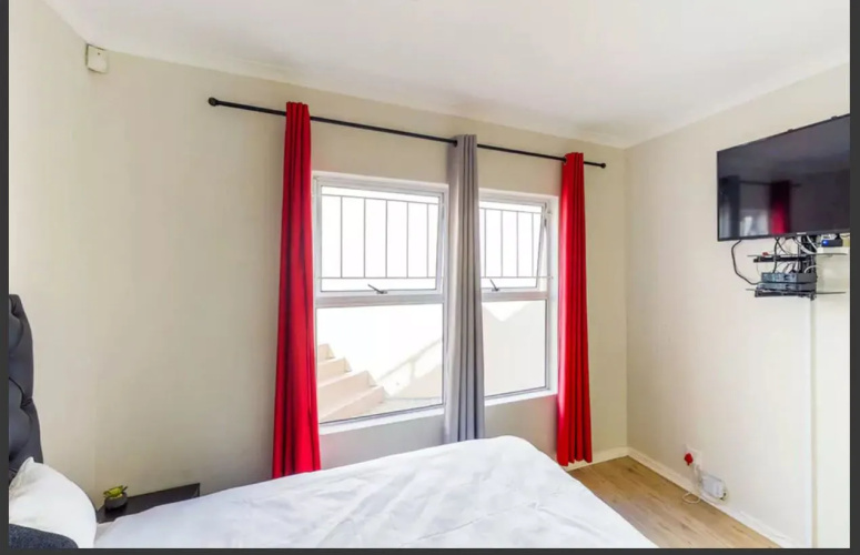 Knowles Big Bay Condo