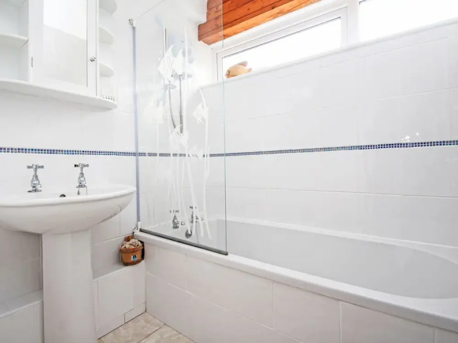 4 Manorcombe