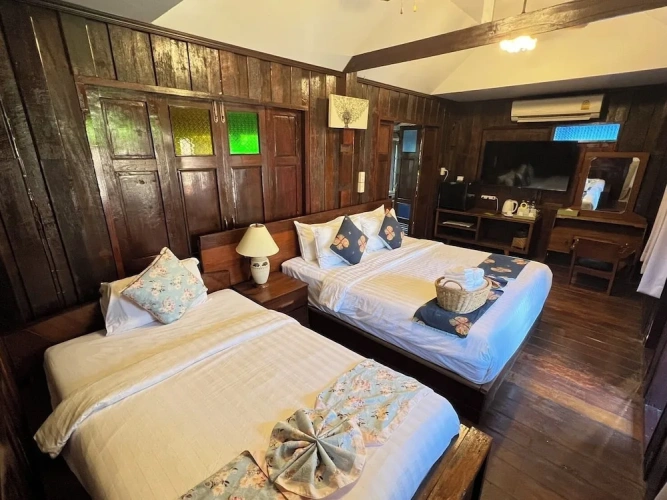 2 Bedrooms Villa
