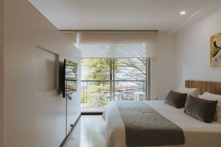 1 Bedroom Apartment with balcony