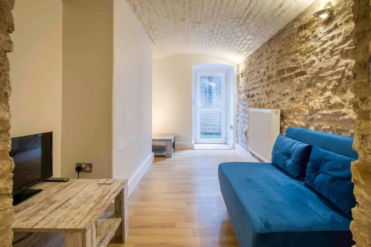 The Old Rectory - 5 Bedroom Holiday Home - Llanedi