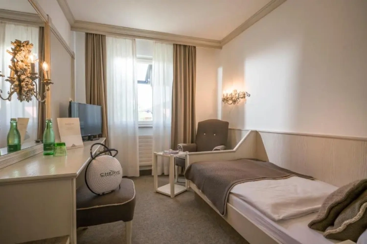 Standard Single room