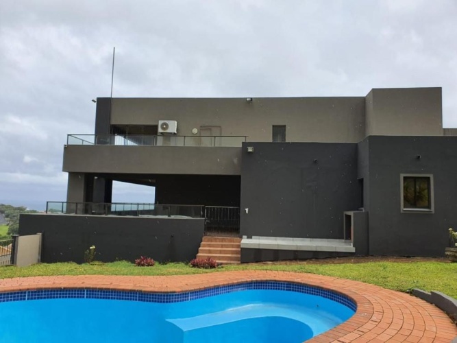 5 Bedrooms Cottage