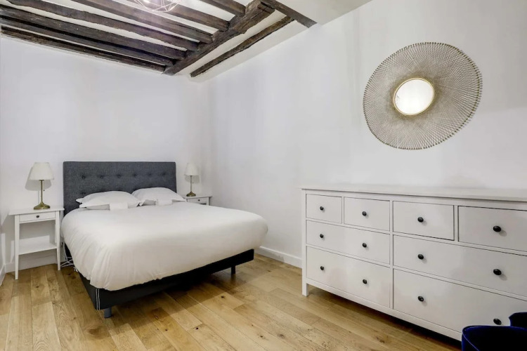 Magnificent Apartment Near Republique - Image 7