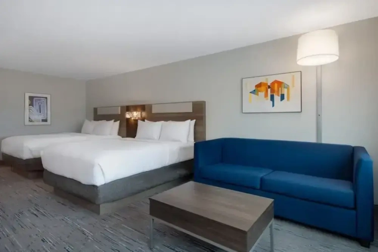 Quadruple Suite with lake view