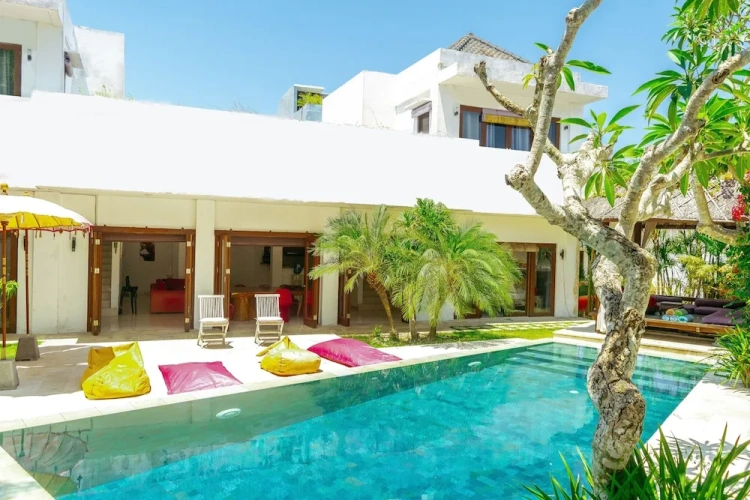 2 Bedrooms Villa