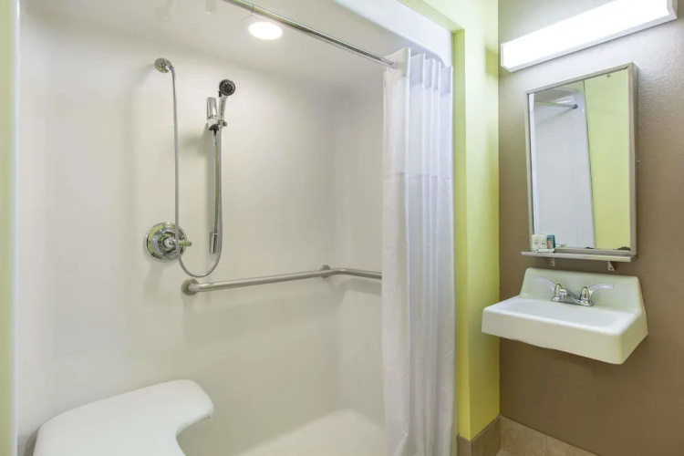 Microtel Inn And Suites Weeki Wachee/spring Hill