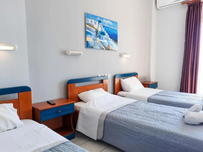 Standard Triple room with sea view