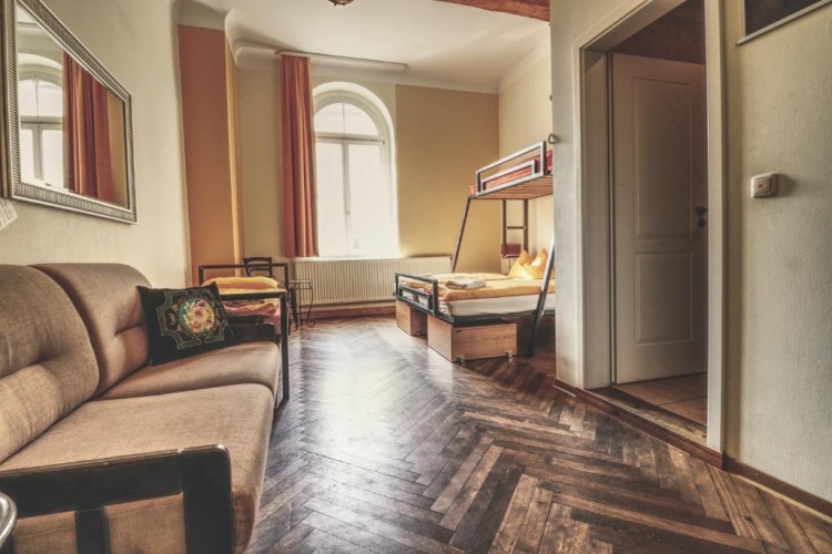 Standard Triple room