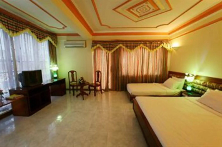 Lucky Star Hotel