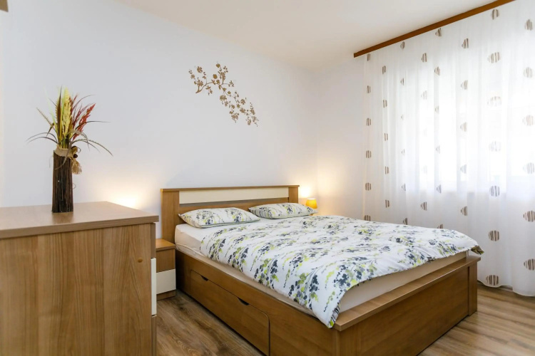 Holiday House Snjezana