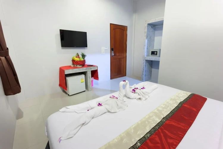 Deluxe Double room with city view