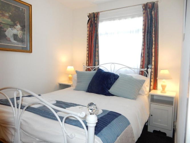 2 Bedrooms Chalet