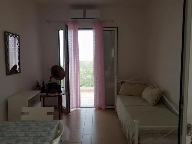 Alexia's house