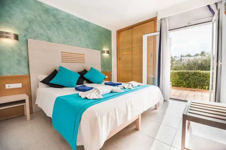 Aparthotel Ferrera Beach