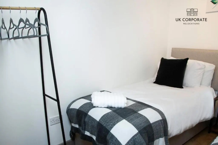 2 bed Apartment by UK Corporate Relocations Ltd