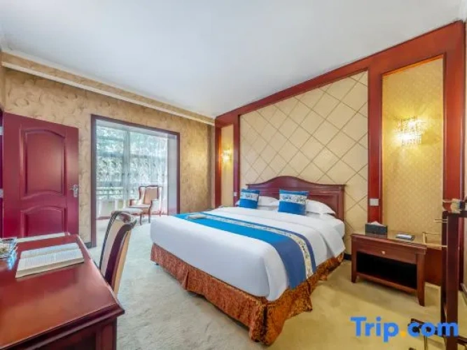 Deluxe Double Suite