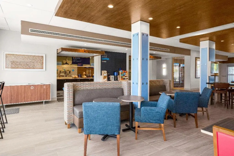 Holiday Inn Express & Suites Sanford photo 31