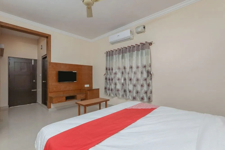 Oyo 24264 Monisha Residency
