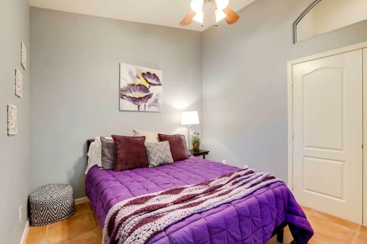 5 Bedrooms Cottage