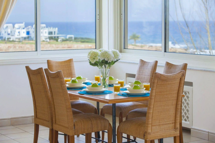 Alia Seafront Suite