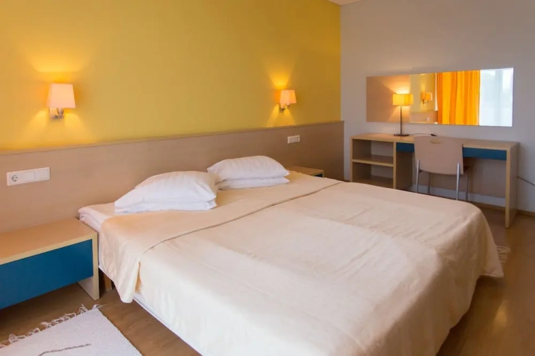 Standard Twin room with balcony