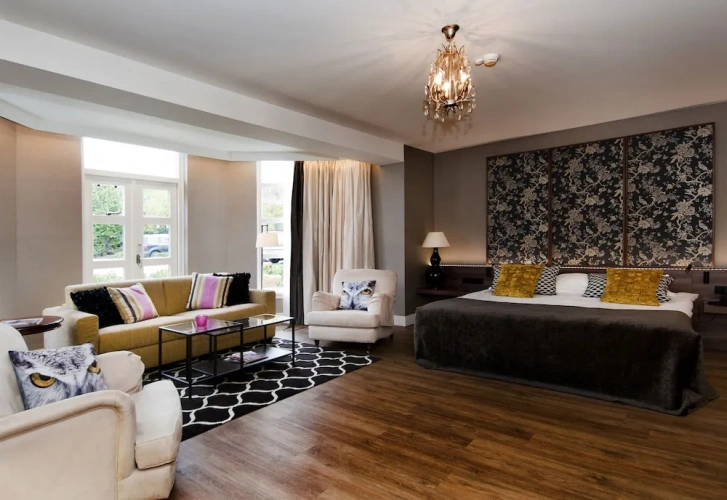 Deluxe Suite