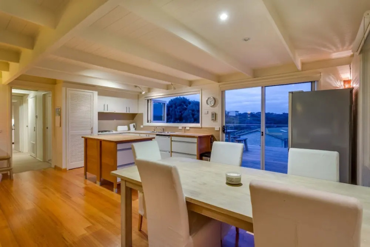 Banksia Back Beach House