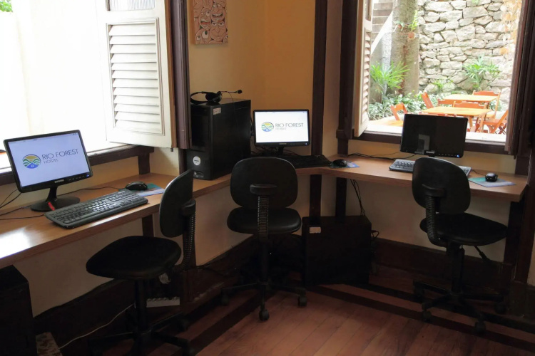 Rio Forest Hostel
