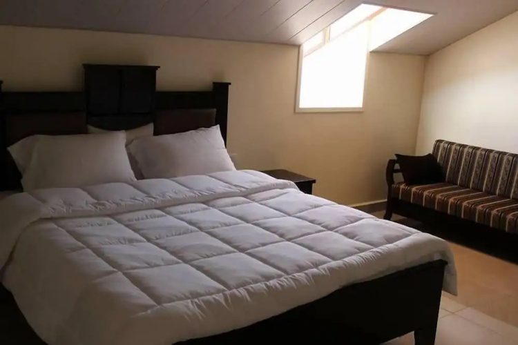 Pinewood Hotel