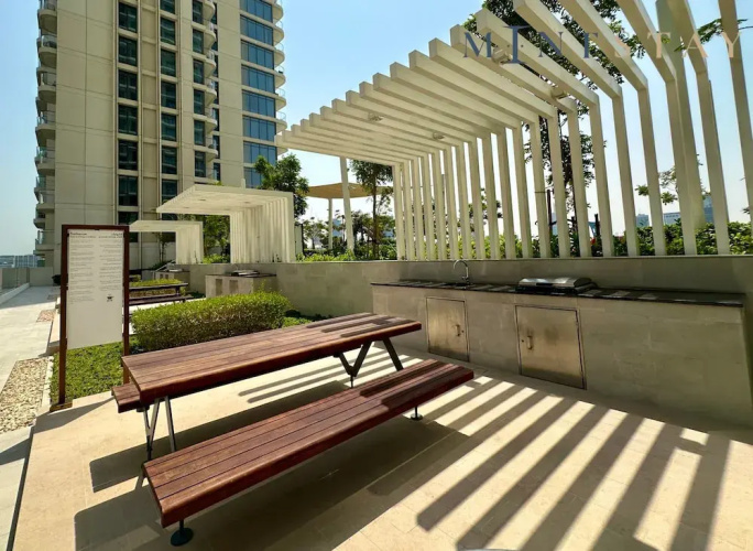 Serene 1BR w Private Palm View Balcony