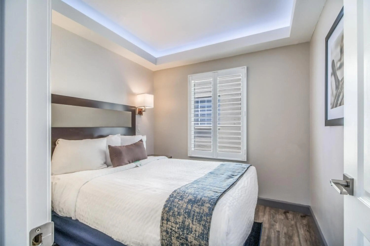 Inn at 50 at Long Beach Convention Center