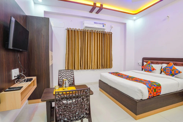 Fabhotel Sri Ram Comforts