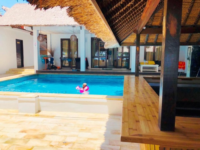 3 Bedrooms Villa beachfront