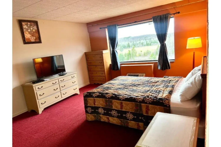 Lively Inn & Suites