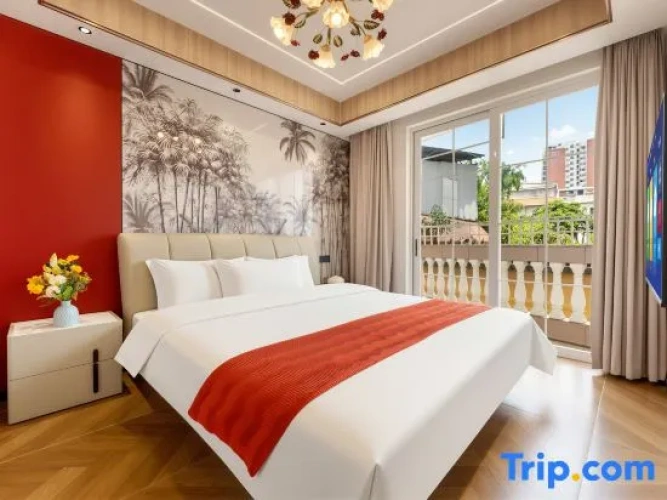 Suite with balcony